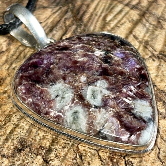 Deep Purple Chariote Pendant 2” - Picture 10 of 16
